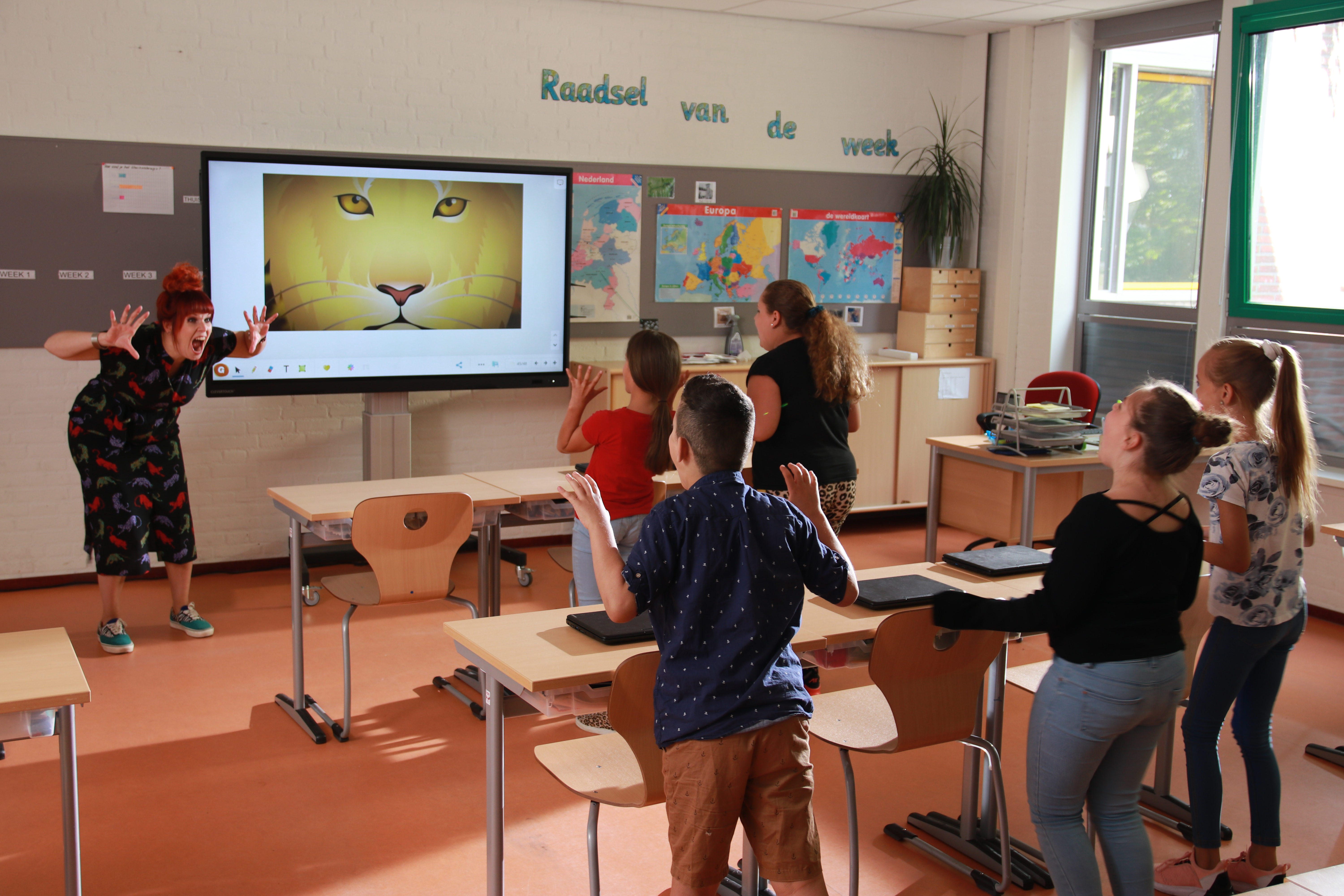 Interactive touchscreen for education (classroom)